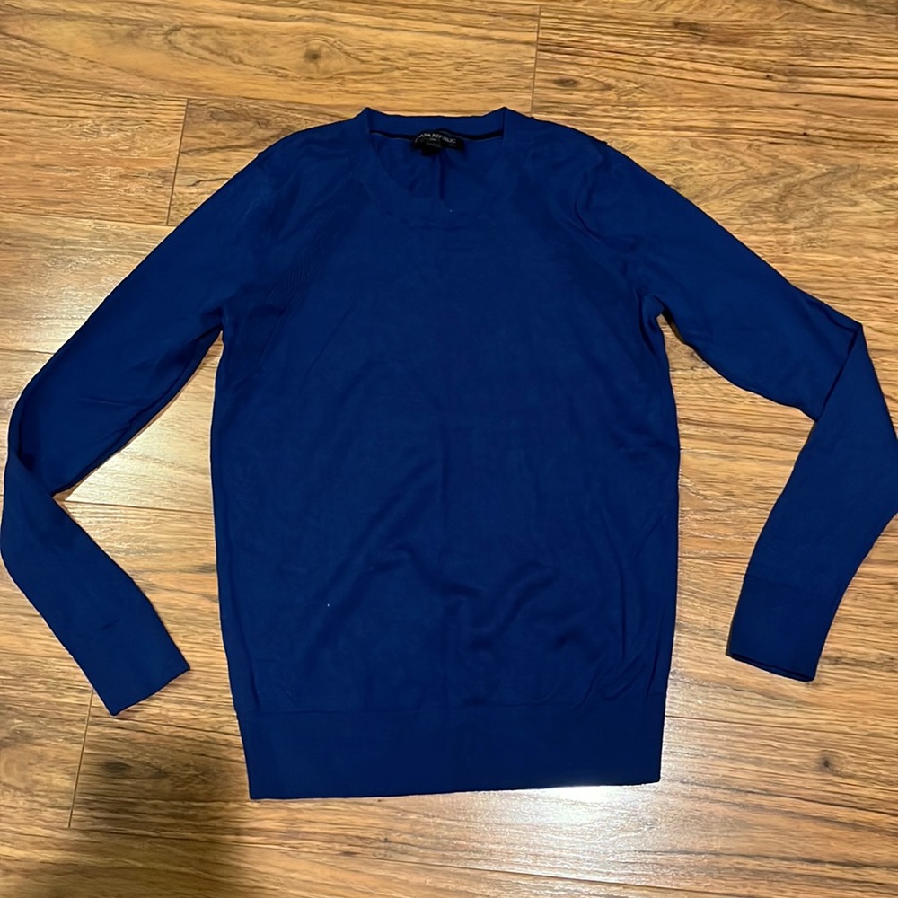 Banana Republic blue thin sweater